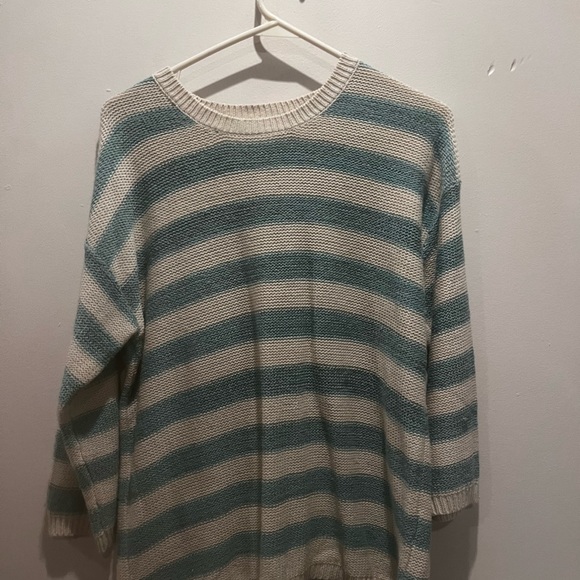 Sweaters - Picture 6 of 6